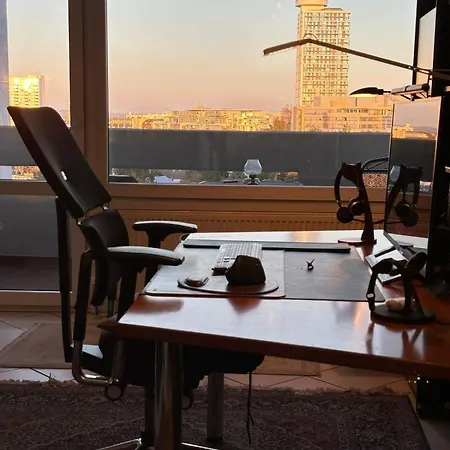 Middle Of Frankfurt - High Tech Business - Move-in - Ideal For Single Business Person